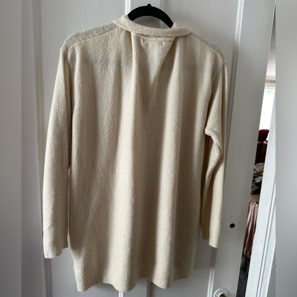 Amazing cream color sweater, size M by joe rose - Picture 9 of 10